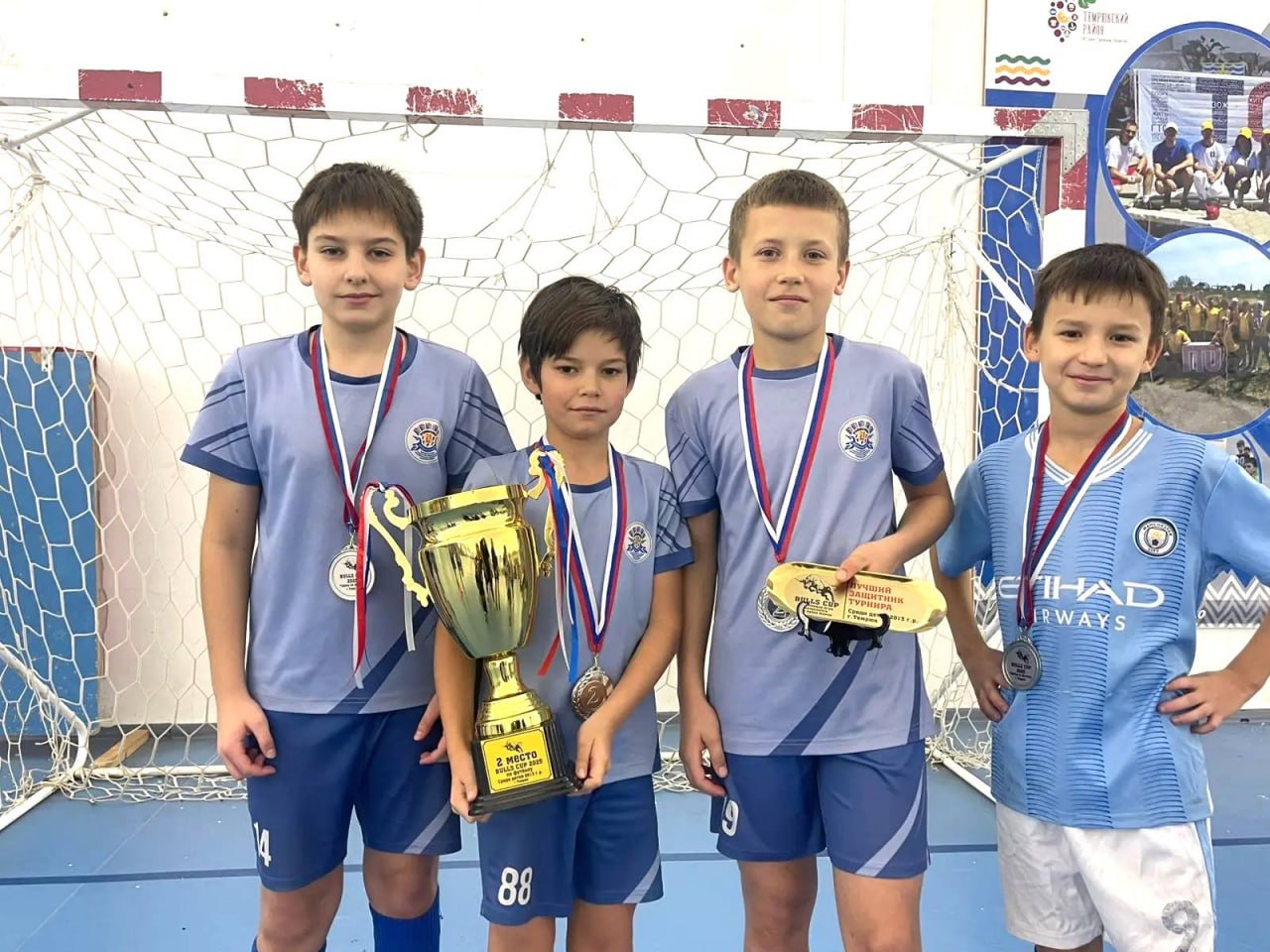 ⚽️ Юные футболисты из Крымска стали серебряными призерами детского турнира по мини-футболу «Bulss Cup» в г. Темрюке. 
