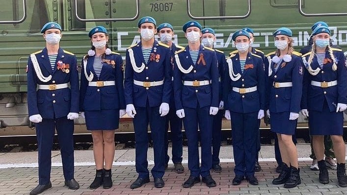 Ученики школы № 6 и воспитанники военно-патриотического клуба «Штурм» в Новороссийске посетили «Поезд Победы»