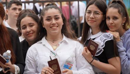 📝 Одиннадцатиклассники сдают свой первый обязательный экзамен по русскому языку