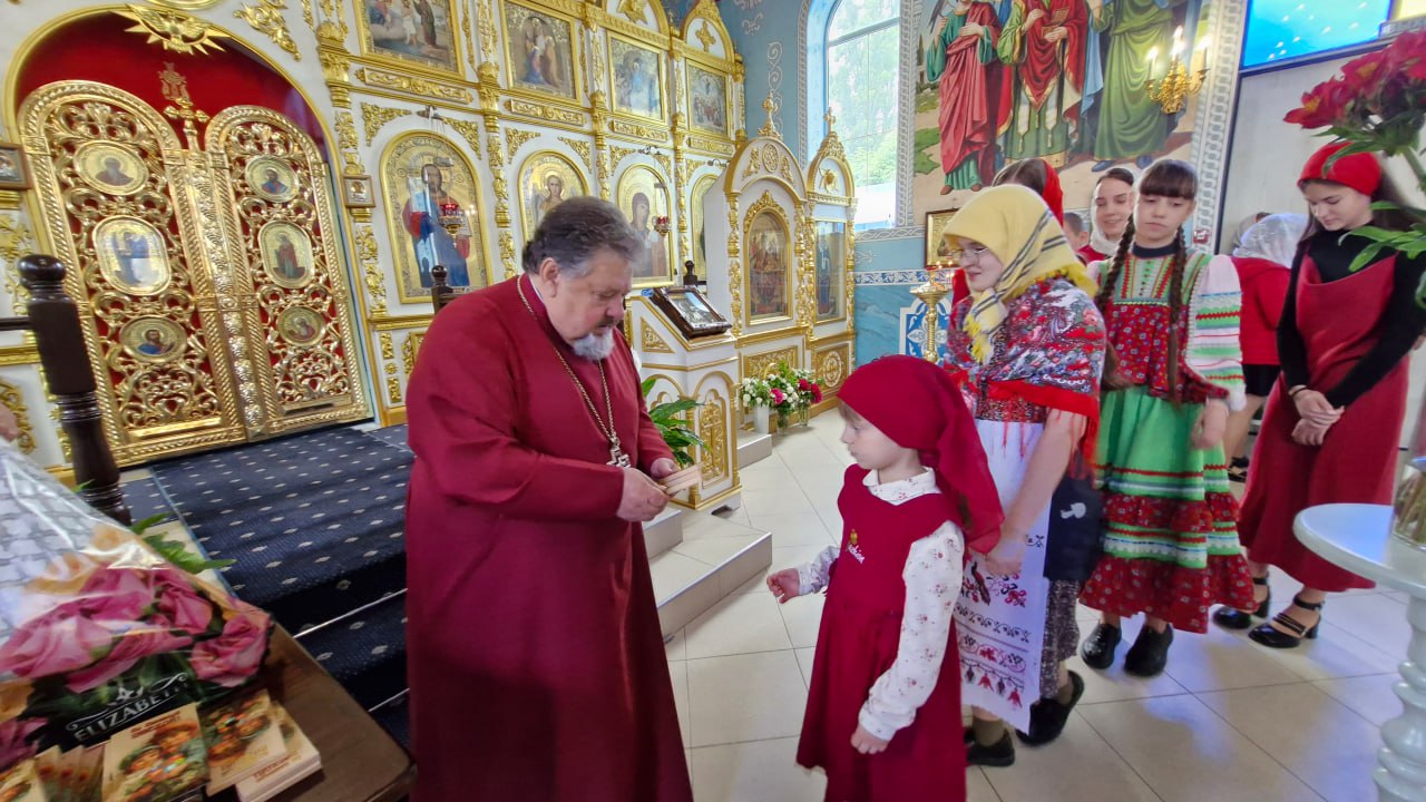 Сегодня в храме в честь Казанской иконы Божией Матери города Крымска состоялся концерт, приуроченный к празднованию Светлого Христова Воскресения