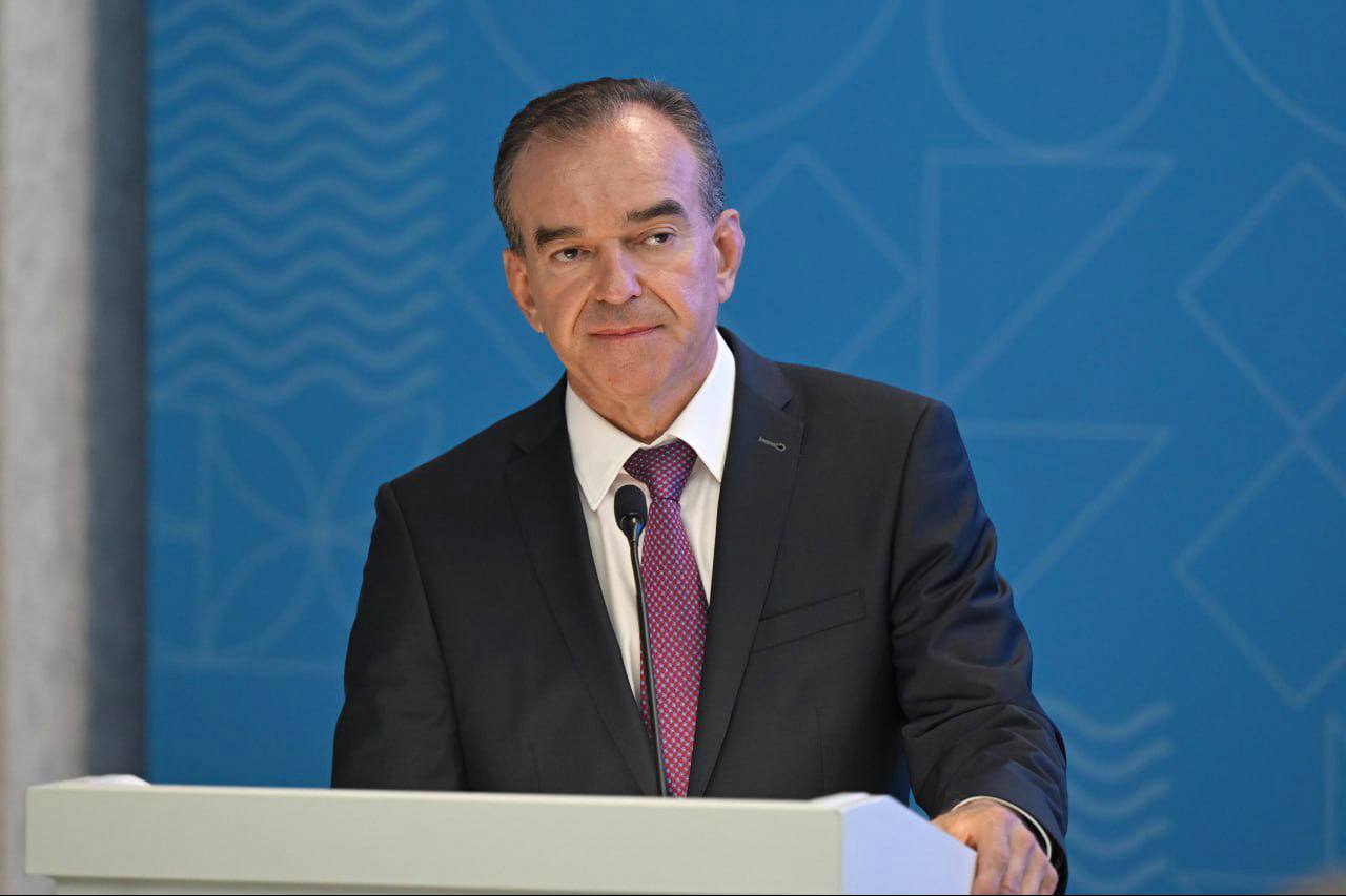 Сергей Лесь: Сегодня в Краснодаре на ХХХVII конференции краснодарского регионального отделения Всероссийской политической партии «Единая Россия» однопартийцы единогласно поддержали выдвижение действующего главы региона Вениамина Ивановича Кондратьева на в