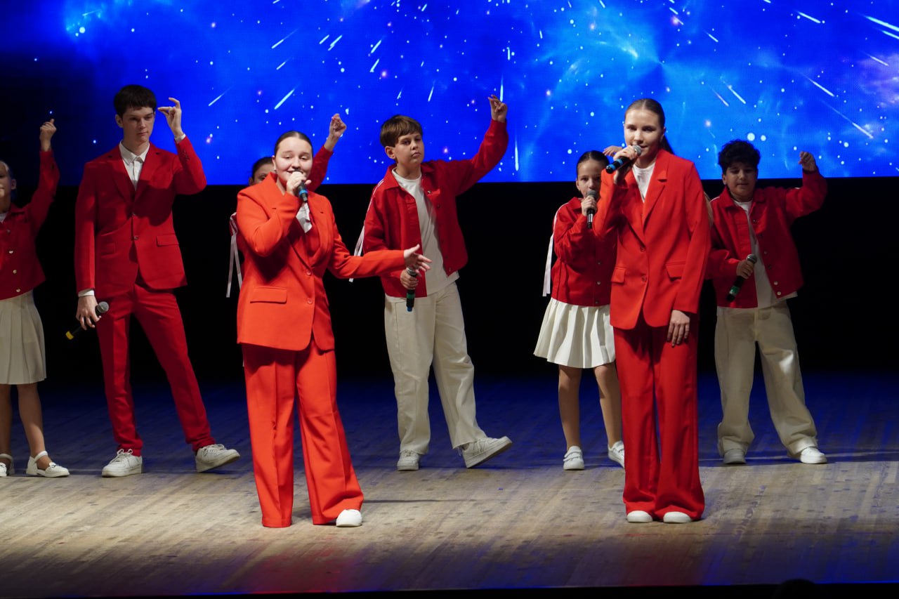 Большой концерт, посвященный Дню матери, накануне праздника прошел в СКЦ Крымского района