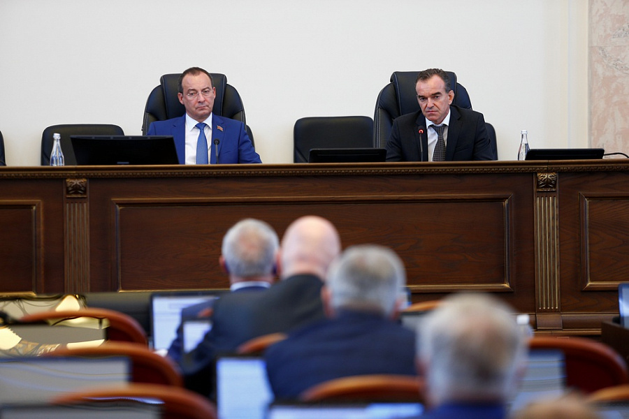 На Кубани приняли программу субсидий по ипотеке для врачей, педагогов и социальных работников