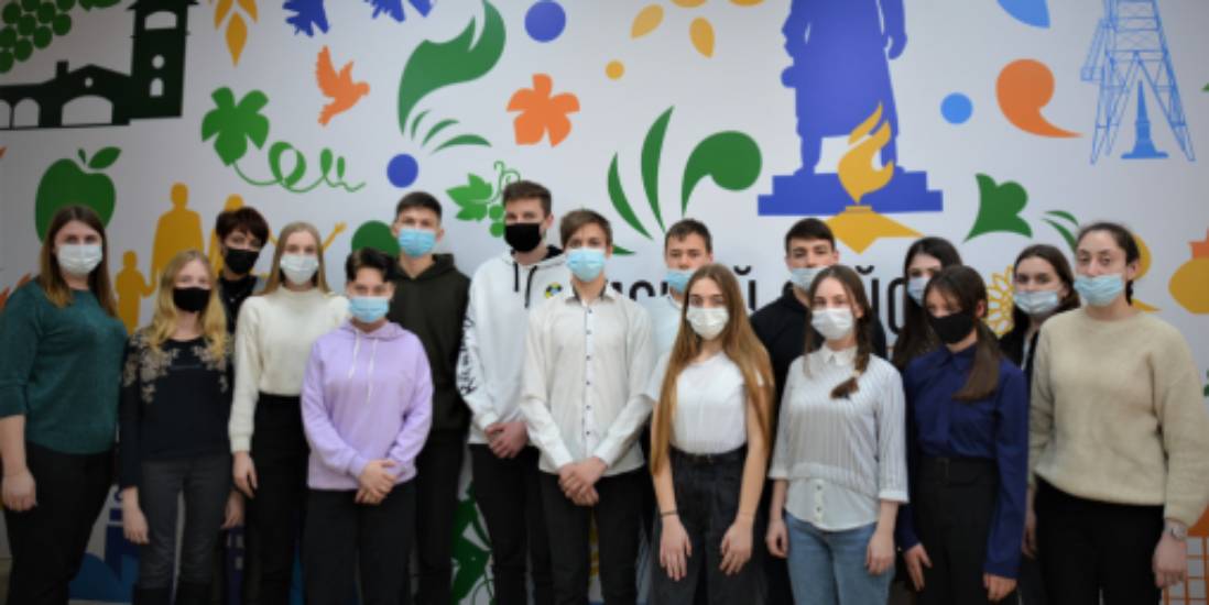 Первое занятие Молодежной школы правовой и политической культуры