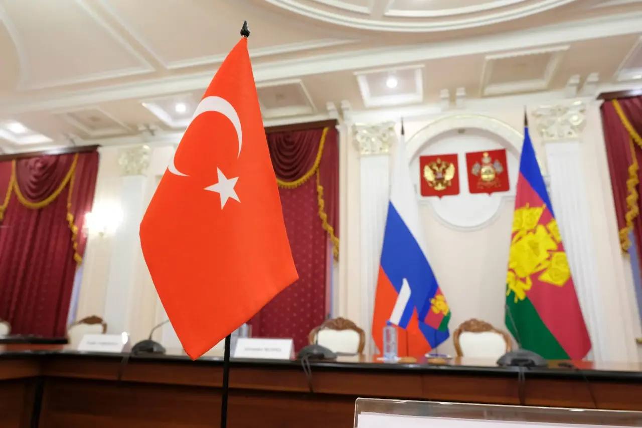 Вениамин Кондратьев: Встретился с Генеральным консулом Турецкой Республики в Краснодаре Эмиром Озбаем.