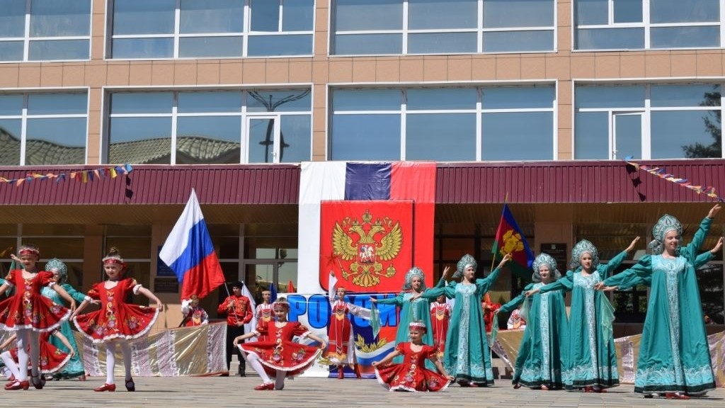 Лучшие работники учреждений культуры Крымского района получат господдержку в рамках нацпроекта