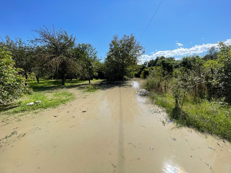 В Южном сельском поселении из СНТ "Железнодорожник" из-за подъема уровня реки Адагум были эвакуированы жители