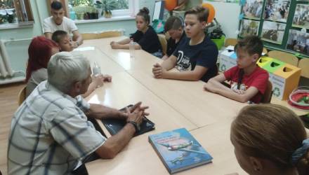 Штурман авиации, член РОИА  Горб Павел Григорьевич, провел встречу в летнем лагере