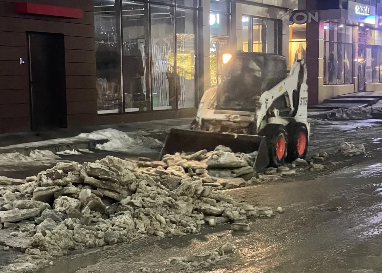 Очистка дорог и вывоз снега 