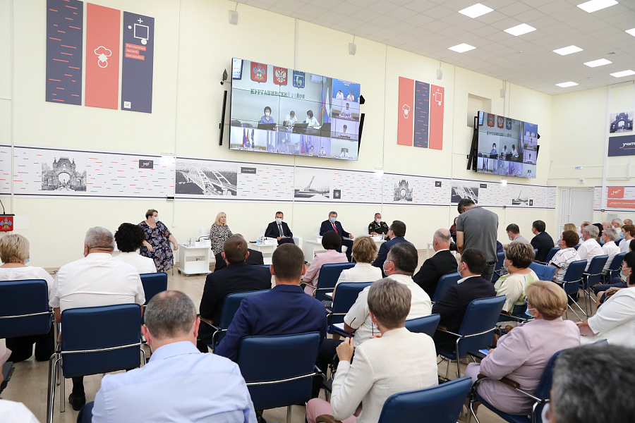 Кубанские педагоги, врачи и соцработники получат 1 млн рублей на первоначальный взнос по ипотеке