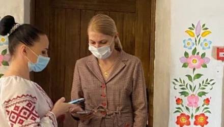 В рестораны, кафе и столовые – только по QR-коду