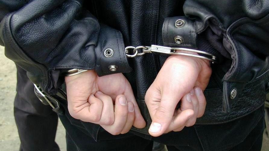 Сотрудники уголовного розыска задержали подозреваемого в краже женской сумки