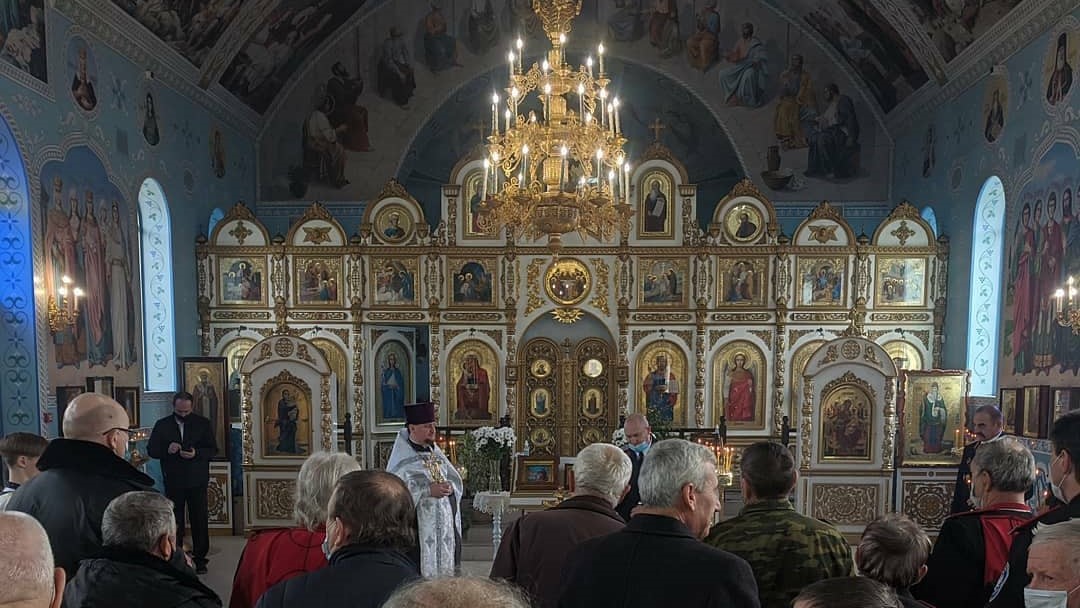 В воскресение в храме совершили панихиду по казакам-жертвам трагического решения советской власти о начале политики расказачивания⠀
