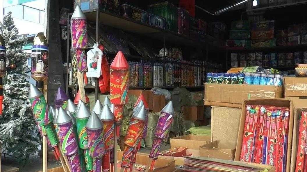 Полицейские Крымского района проводят рейдовые мероприятия с целью выявления нелегальной продажи пиротехники