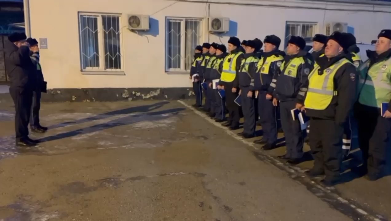 В Крымском районе в целях предотвращения ДТП, совершенных водителями в состоянии опьянения Госавтоинспекторы Крымского района проводят вечерние рейдовые мероприятия в выходные дни.