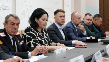 За наших