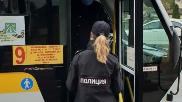 В Крымском районе проводятся регулярные рейды по соблюдению масочного режима.⠀
