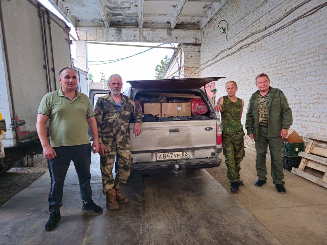 Казаки Крымского районного казачьего общества в составе группа «Казачий Спас» регулярно доставляют гуманитарные грузы бойцам, решающим задачи специальной военной операции.  