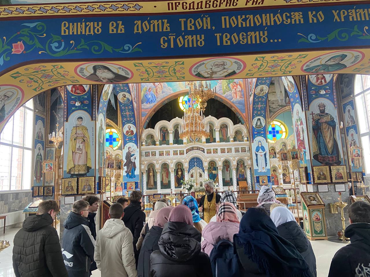 Возрождение традиционных ценностей. Молодежь в храме. Экскурсии к храму на крещение. Храм Архангела Михаила Зеленоград. Храм Архангела Михаила Атяшевский район.