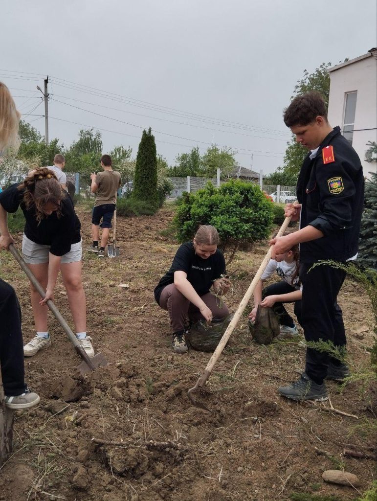 Субботник в школе | 01.05.2024 | Крымск - БезФормата